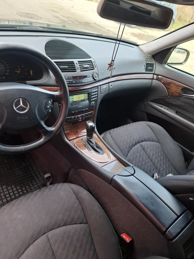 Mercedes-Benz E 220 2.2 150hp, снимка 9 - Автомобили и джипове - 53264006