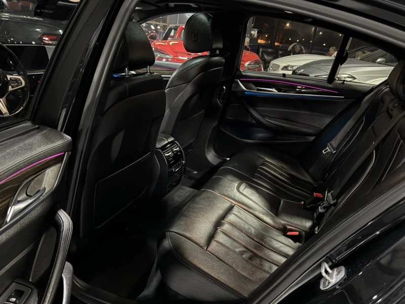 BMW 540 * АВТО КРЕДИТ* ЦЕНА ДО БГ * Сервизна история * , снимка 10 - Автомобили и джипове - 53485247