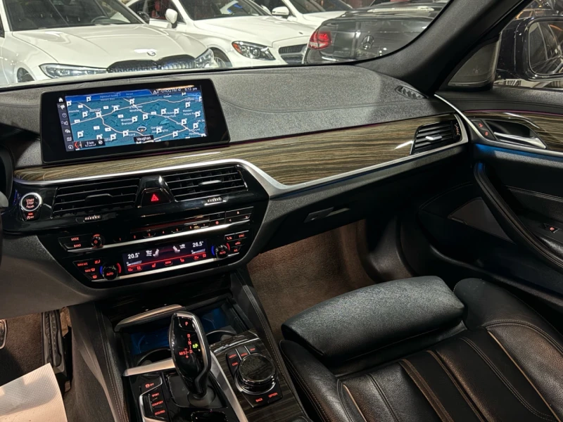 BMW 540 * АВТО КРЕДИТ* ЦЕНА ДО БГ * Сервизна история * , снимка 9 - Автомобили и джипове - 53485247