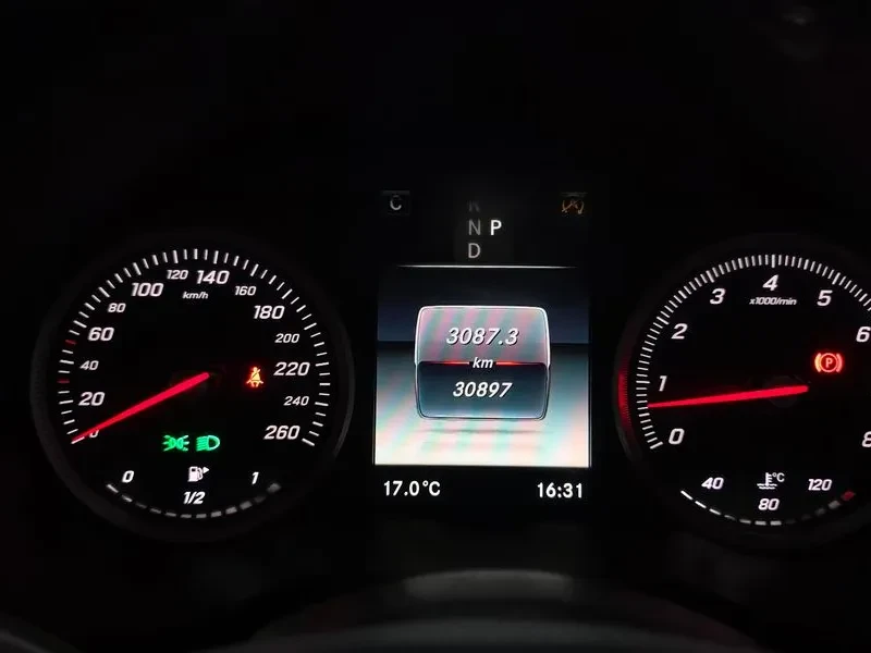 Mercedes-Benz C 200, снимка 8 - Автомобили и джипове - 54836882