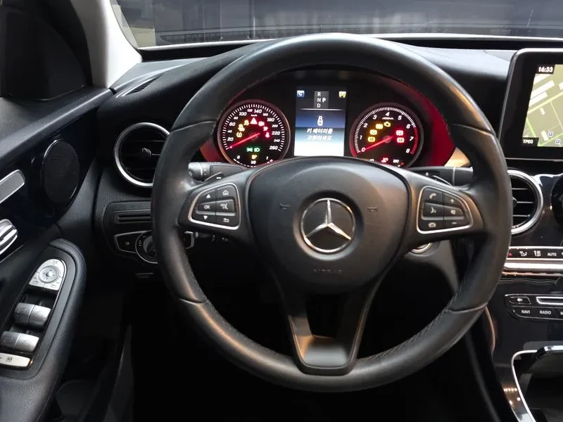 Mercedes-Benz C 200, снимка 13 - Автомобили и джипове - 54836882