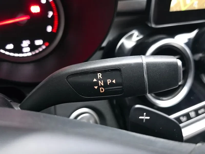 Mercedes-Benz C 200, снимка 9 - Автомобили и джипове - 54836882