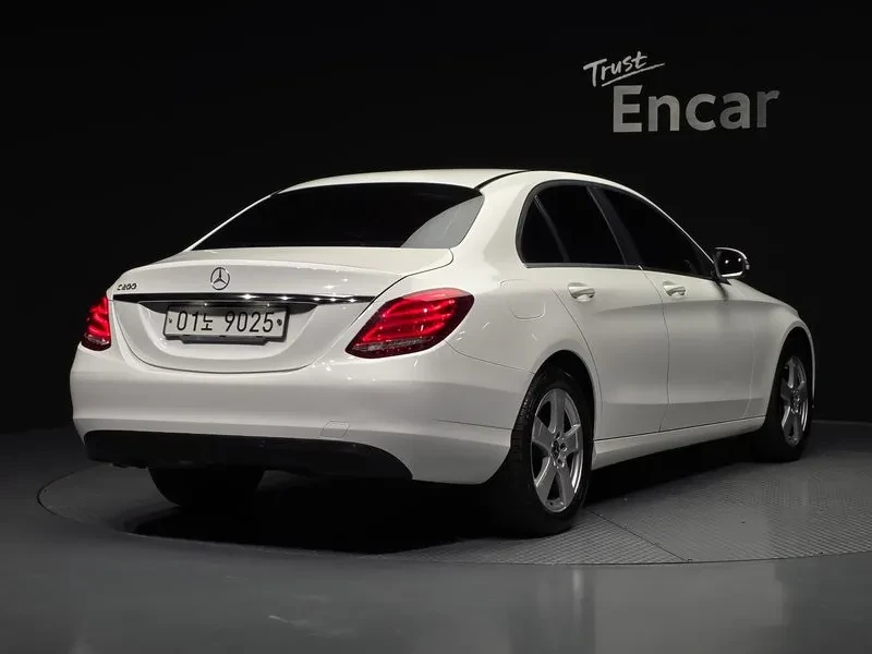 Mercedes-Benz C 200, снимка 2 - Автомобили и джипове - 54836882