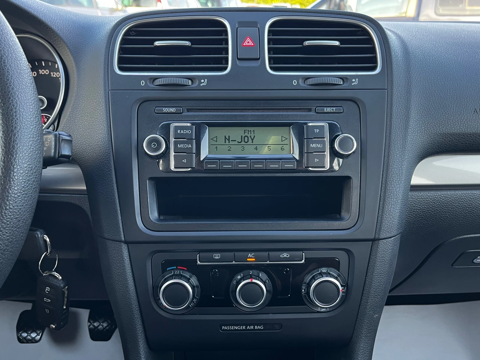 VW Golf \/l 1.6TDI STYLE  - изображение 9