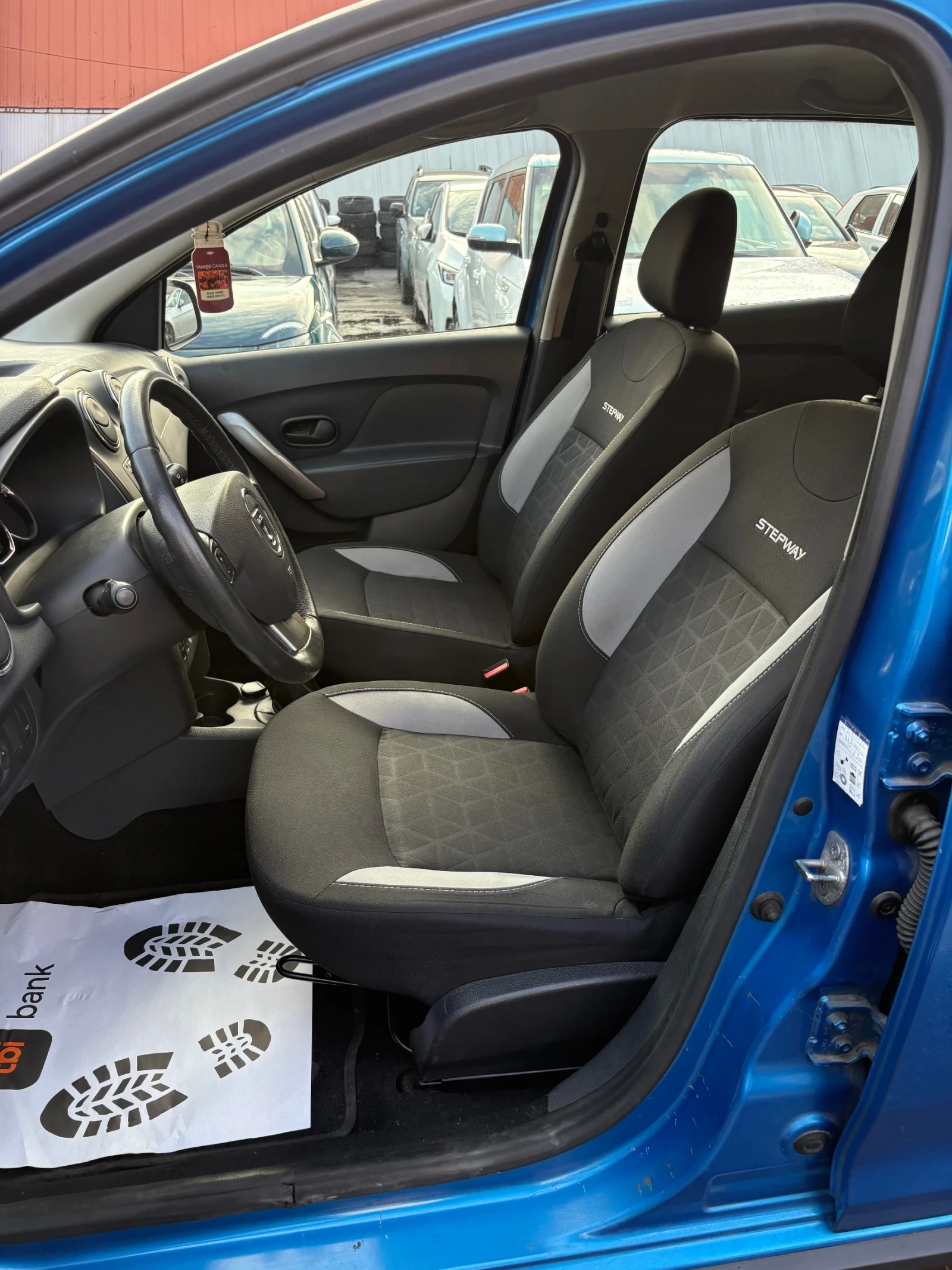 Dacia Sandero 0.9 stepway - изображение 7