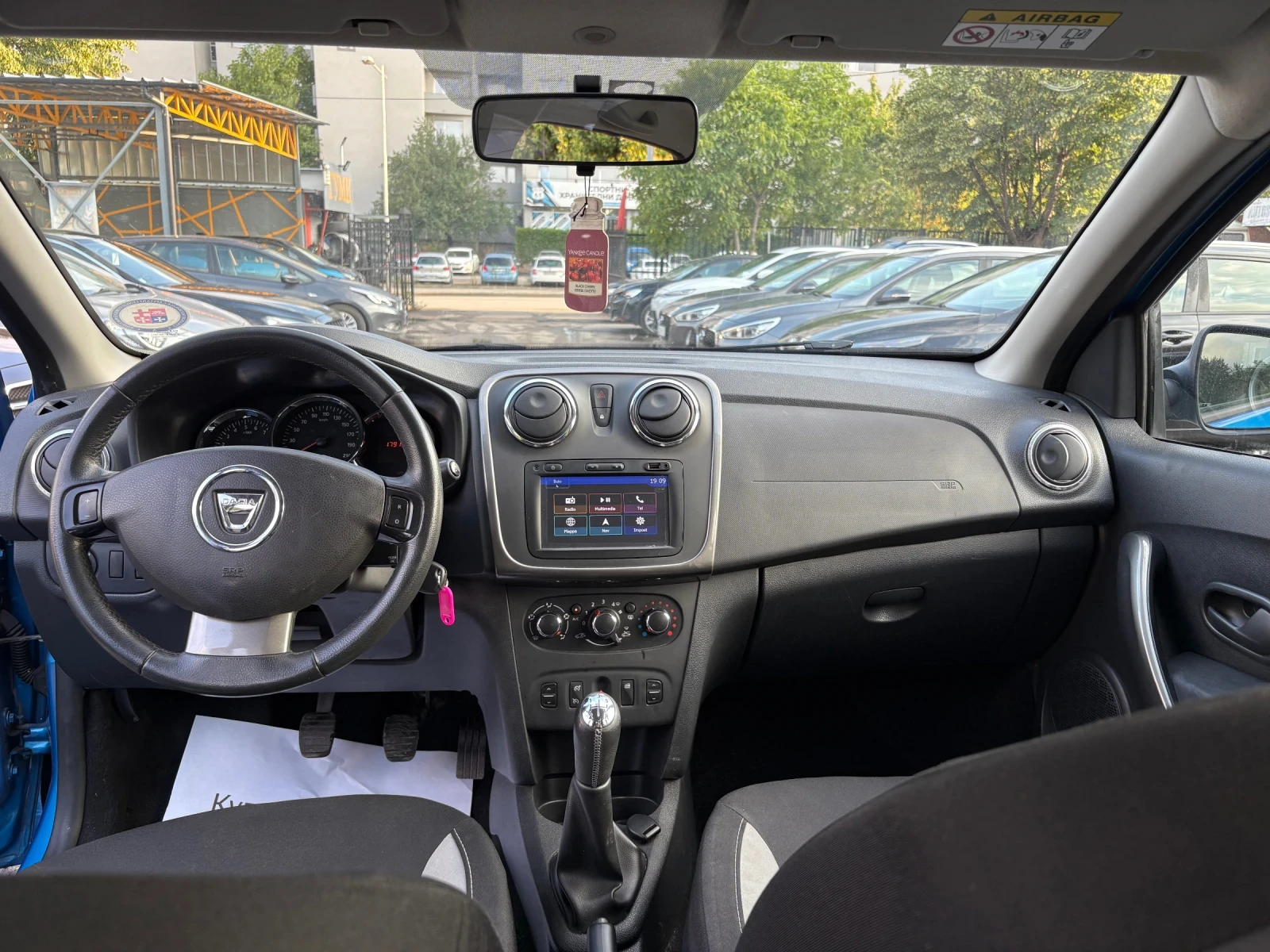 Dacia Sandero 0.9 stepway - изображение 9