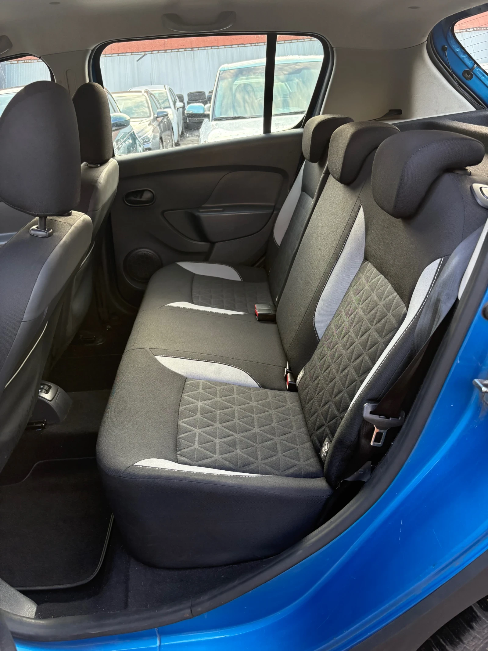 Dacia Sandero 0.9 stepway - изображение 8