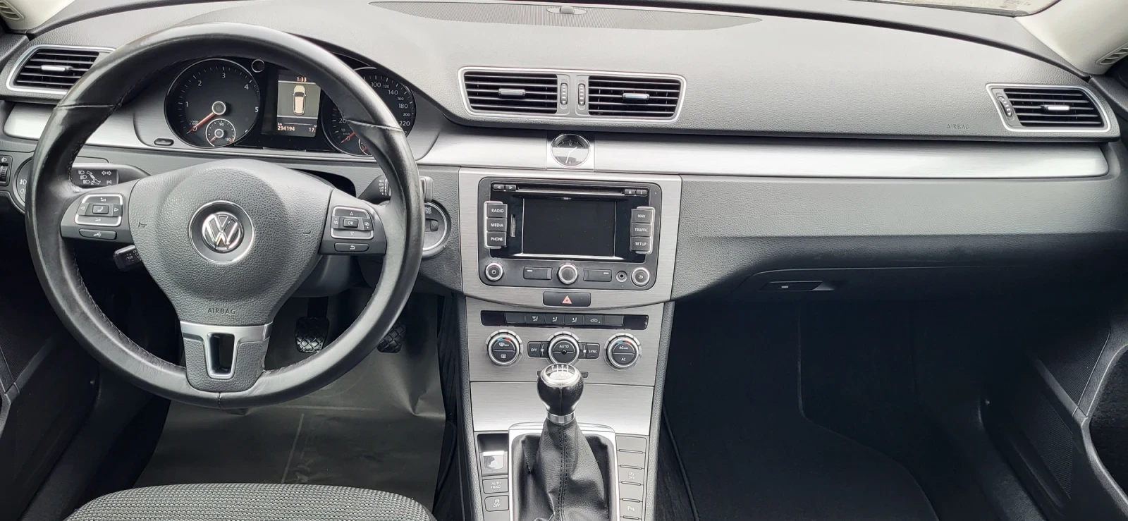 VW Passat B7  2.0 TDI  - изображение 10