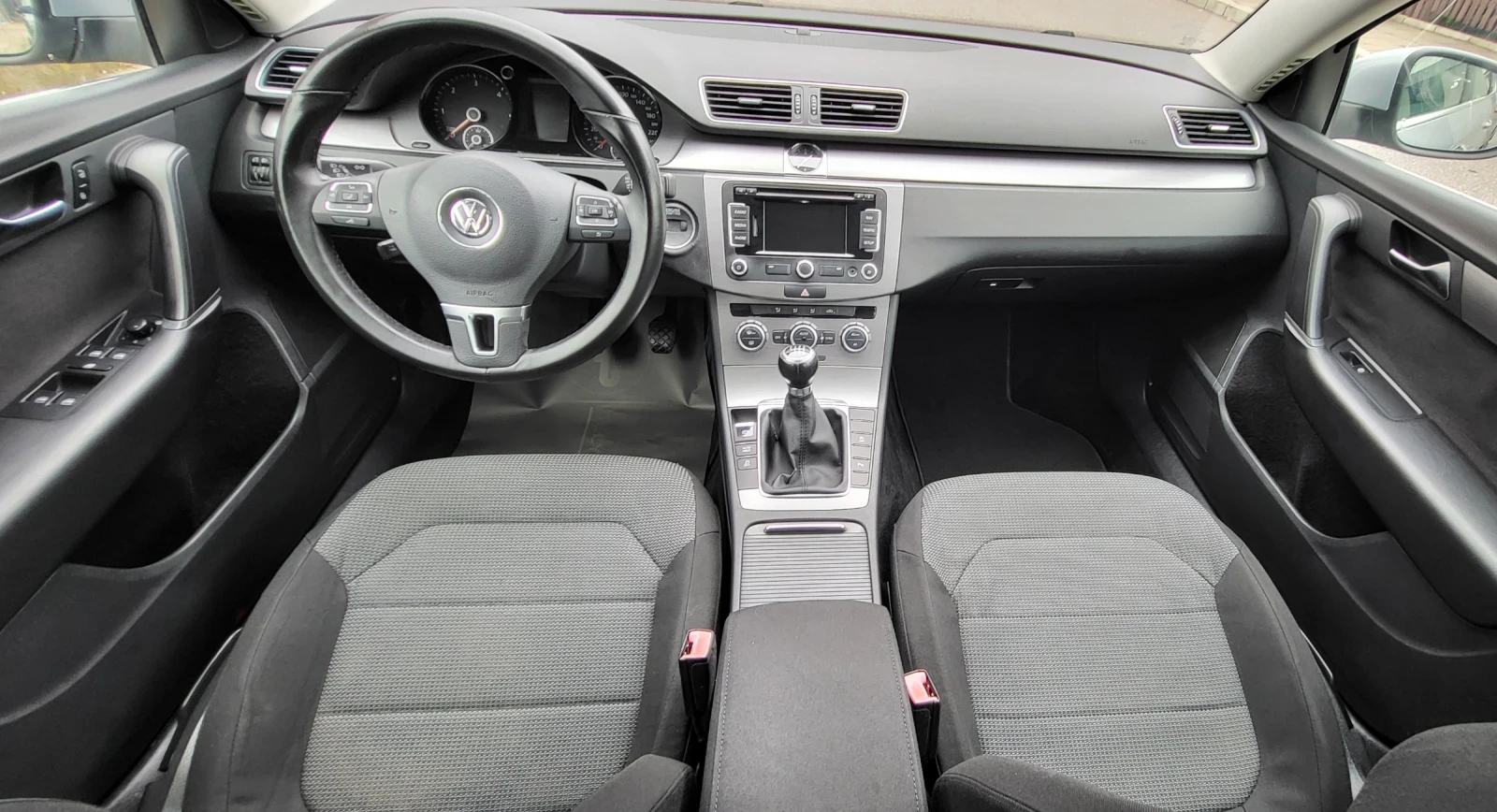 VW Passat B7  2.0 TDI  - изображение 9