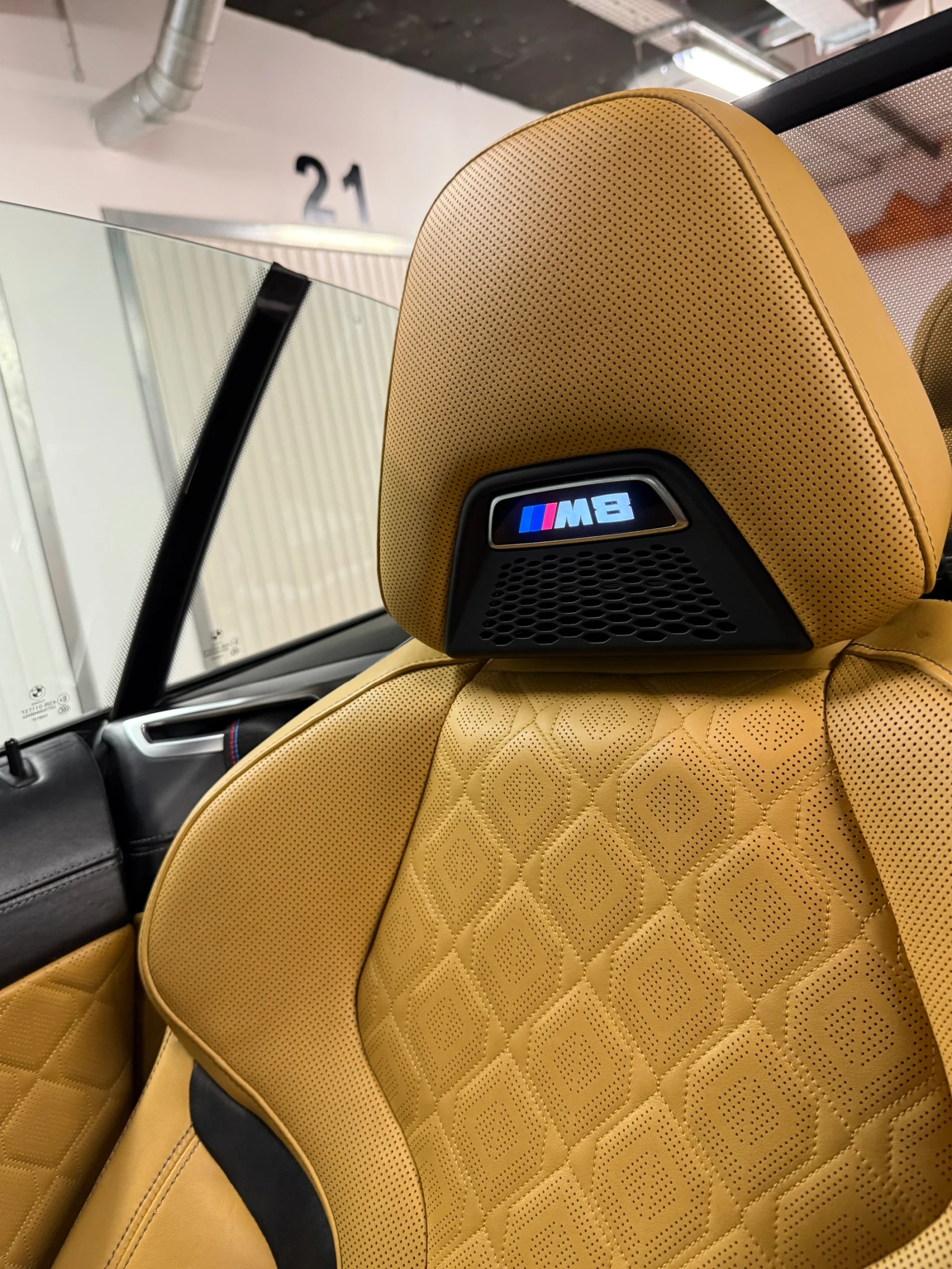 BMW M8 Competition Cabrio - 88 000 kм в гаранция до 05.27 - изображение 6