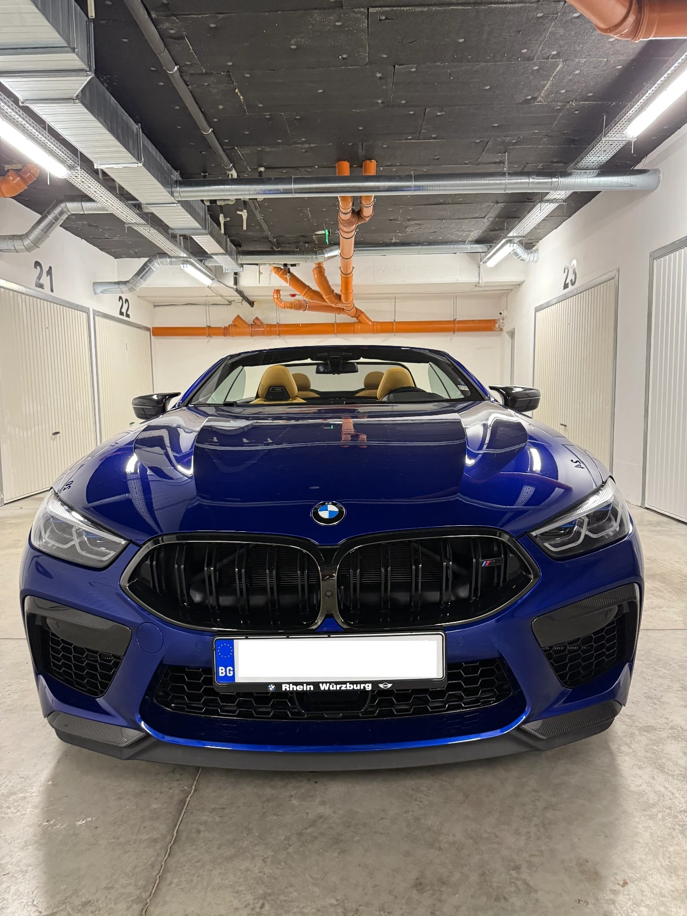 BMW M8 Competition Cabrio - 88 000 kм в гаранция до 05.27 - изображение 2