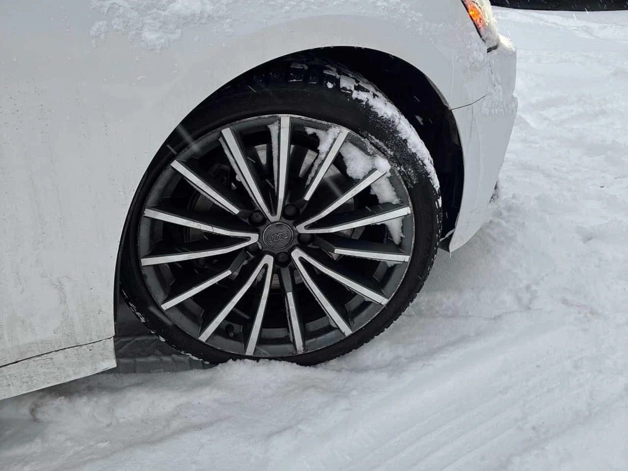 Audi A5 * Komfort * CARFAX * КАМЕРА * ПОДГРЕВИ, снимка 15 - Автомобили и джипове - 53721293