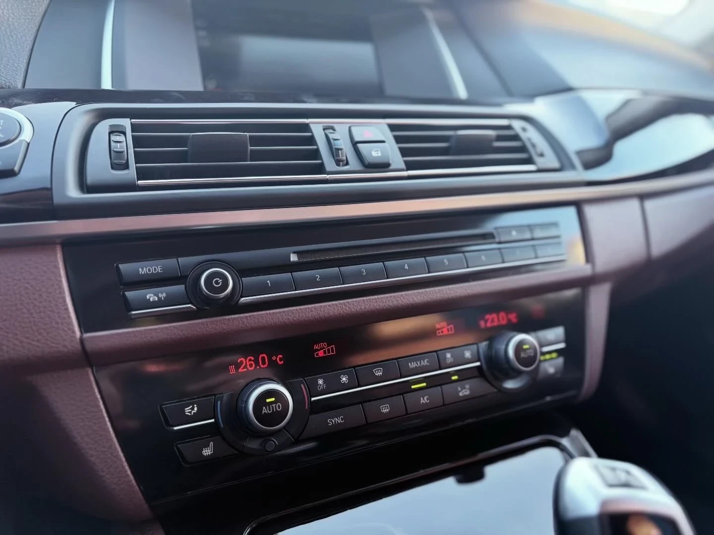 BMW 520, снимка 12 - Автомобили и джипове - 53743179