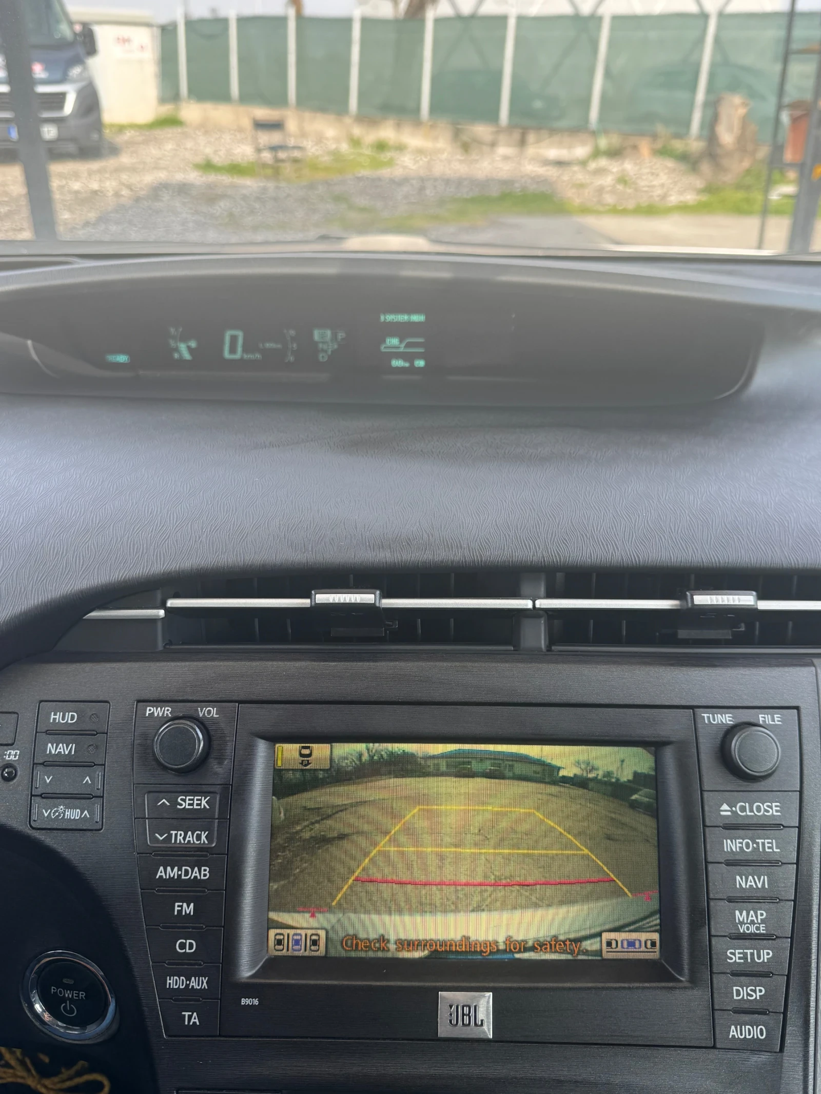 Toyota Prius 1, 8 HYBRID, снимка 10 - Автомобили и джипове - 53870451