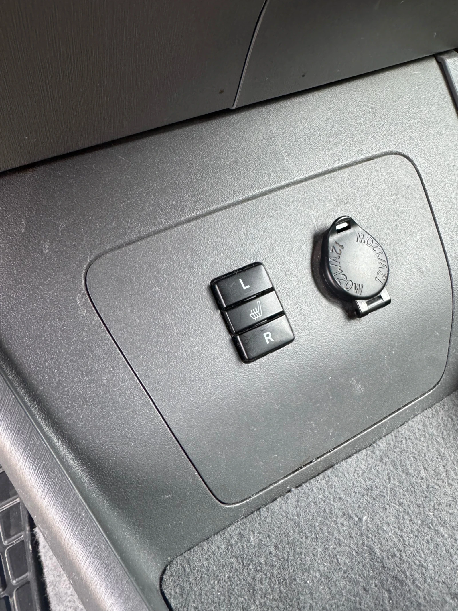 Toyota Prius 1, 8 HYBRID, снимка 12 - Автомобили и джипове - 53870451