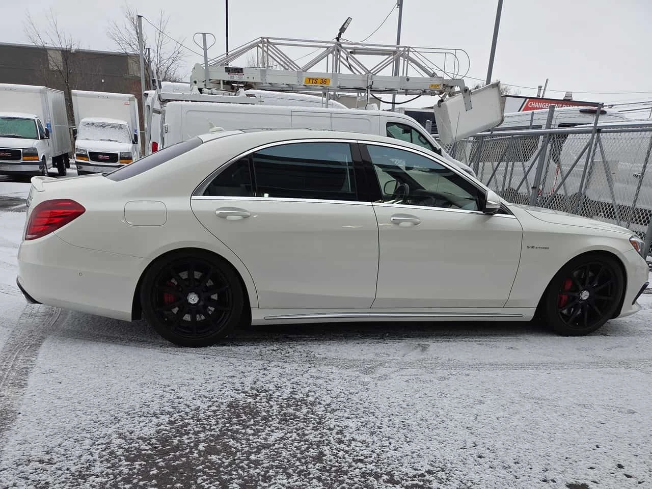 Mercedes-Benz S 63 * AMG * ПАНО* ПОДГРЕВ* KEYLESS* , снимка 3 - Автомобили и джипове - 53934788