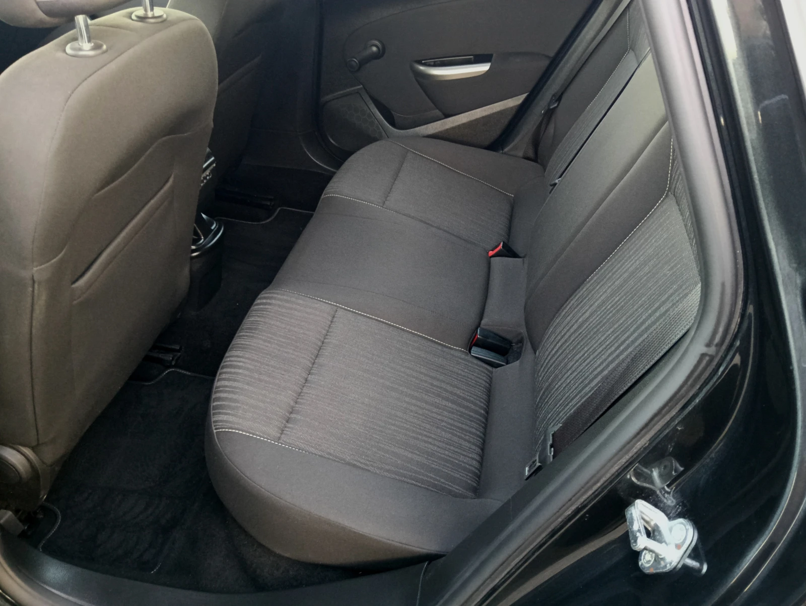 Opel Astra 1.7CDTI, снимка 7 - Автомобили и джипове - 54444108