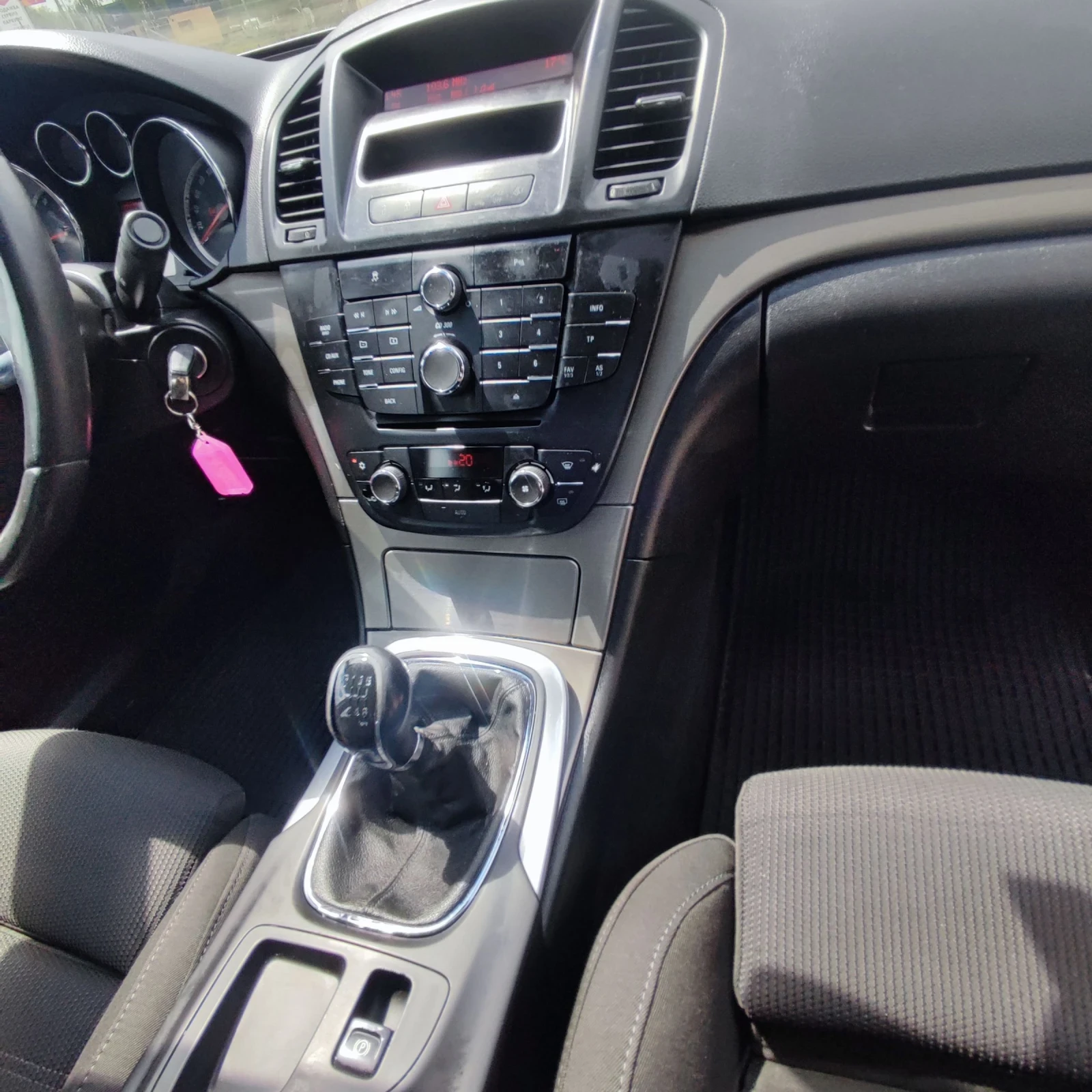 Opel Insignia 1.8i* KLIMATRONIK* 140кс* EVRO5* , снимка 11 - Автомобили и джипове - 54766475