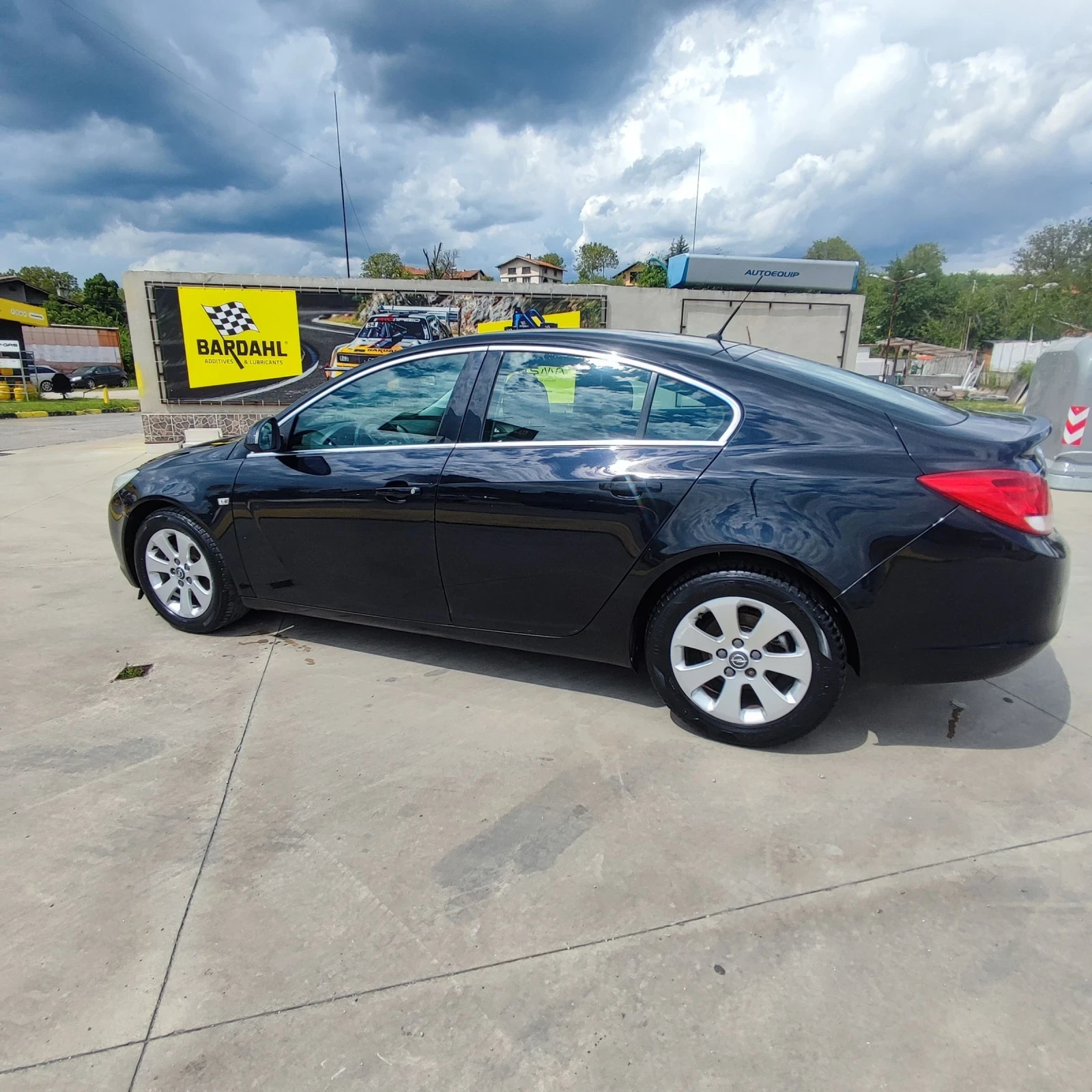 Opel Insignia 1.8i* KLIMATRONIK* 140кс* EVRO5* , снимка 8 - Автомобили и джипове - 54766475