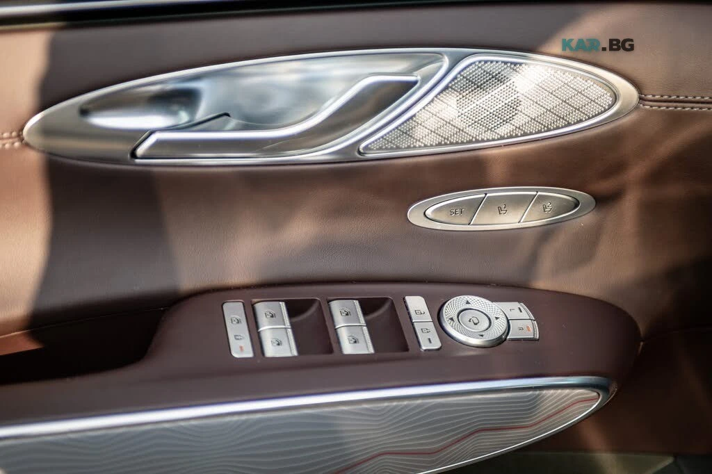Genesis GV70 2.5T-ADVANCED* PANOROOF* FULL-ASSISTS* , снимка 14 - Автомобили и джипове - 54887831