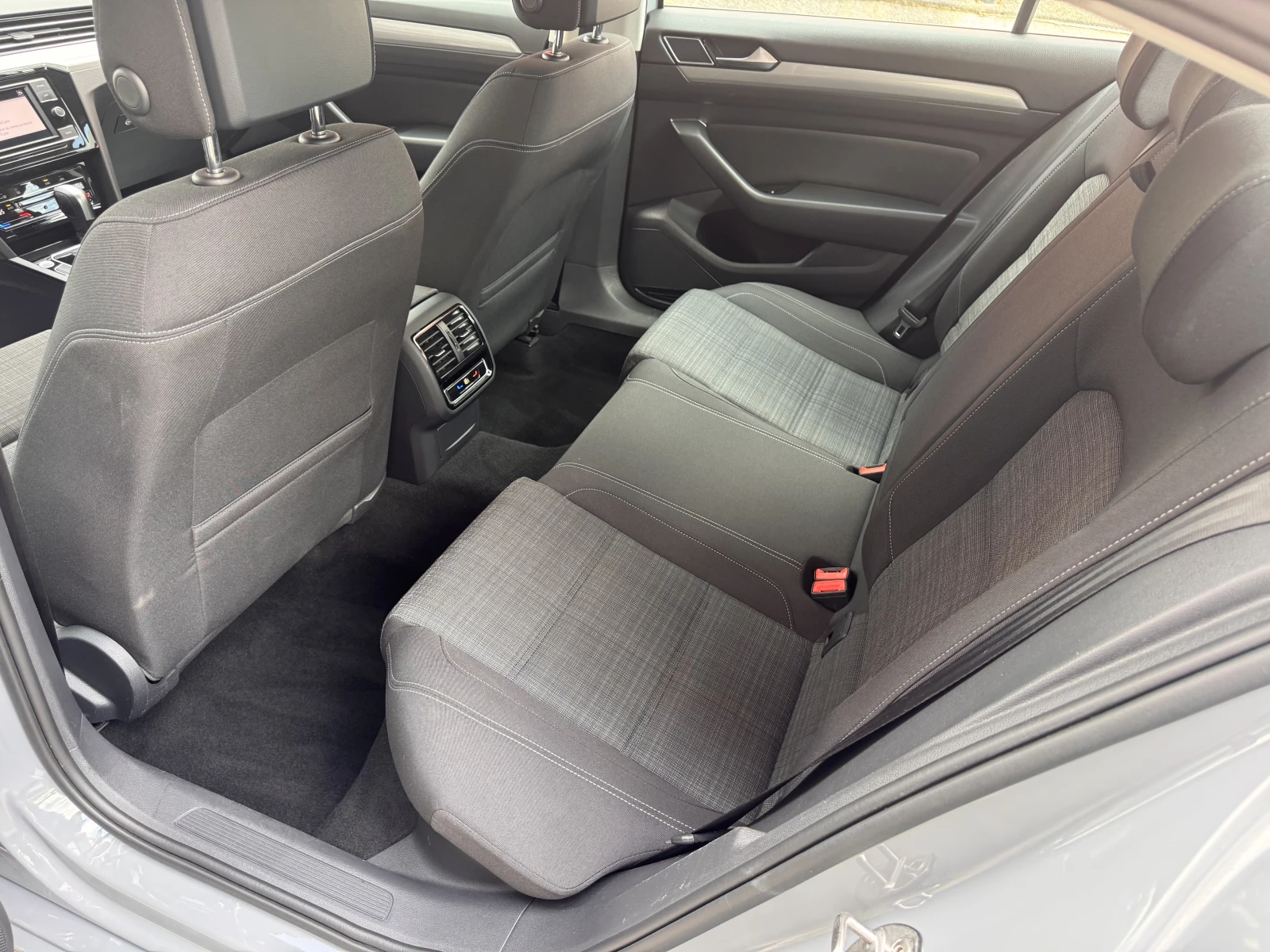 VW Passat BUSINESS/2.0TDI/150k.c./7AT, снимка 10 - Автомобили и джипове - 55266870