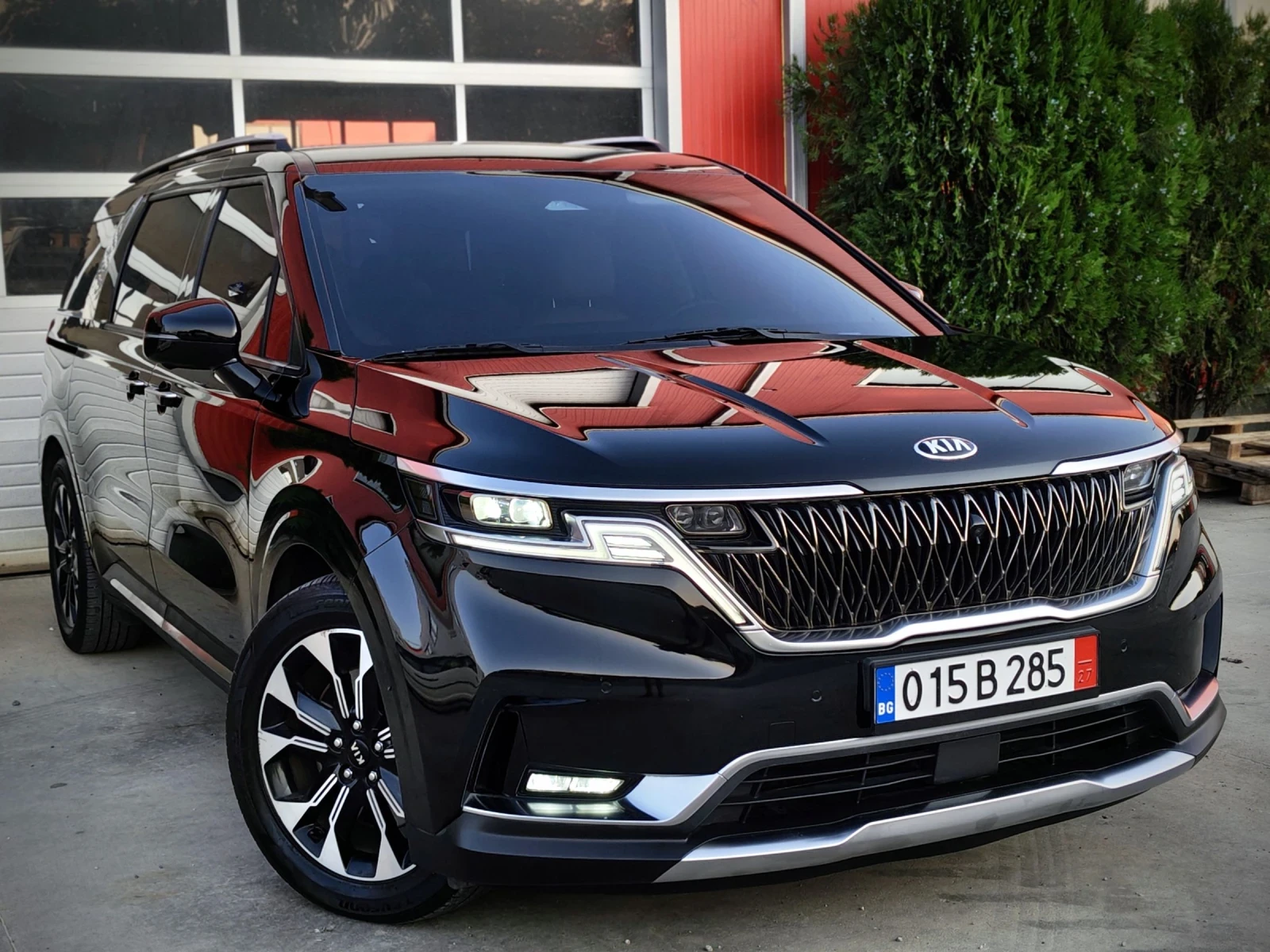 Kia Carnival 2.2d/SIGNATURE/DIGITAL COCKPIT/8 СКОРОСТИ/ДИСТРОНИ