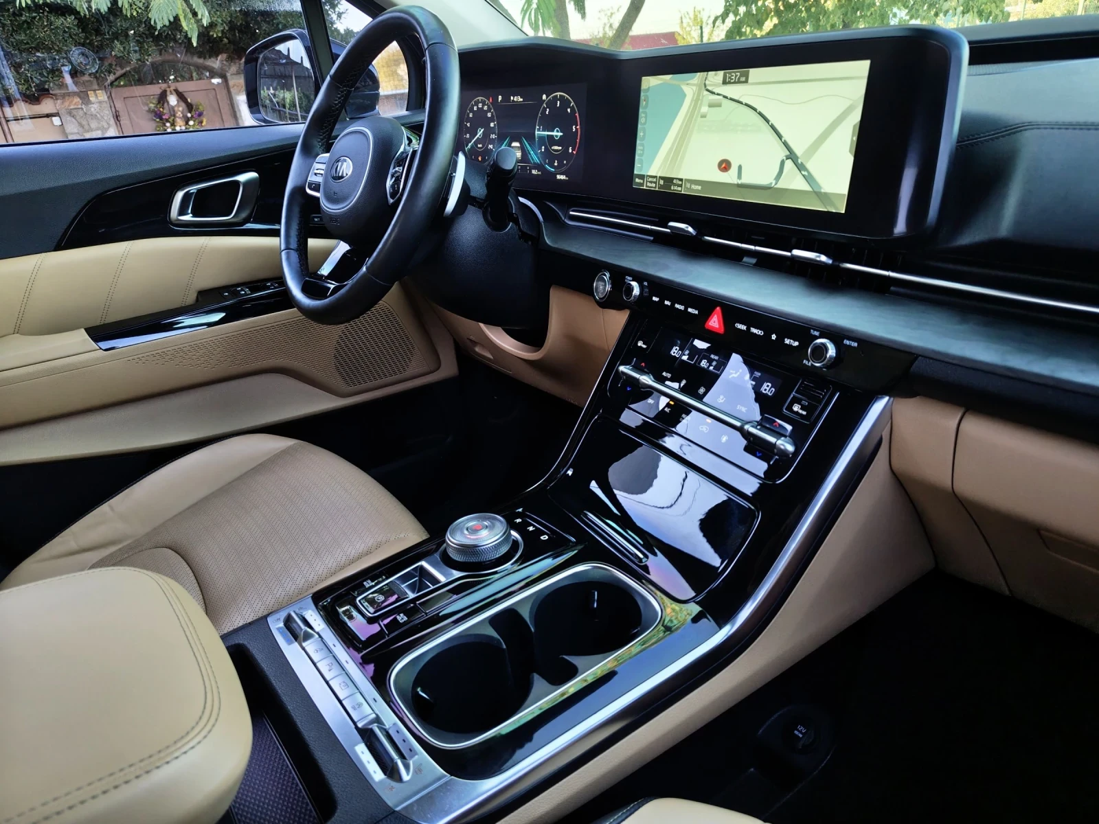 Kia Carnival 2.2d/SIGNATURE/DIGITAL COCKPIT/8 СКОРОСТИ/ДИСТРОНИ, снимка 11 - Автомобили и джипове - 55512358