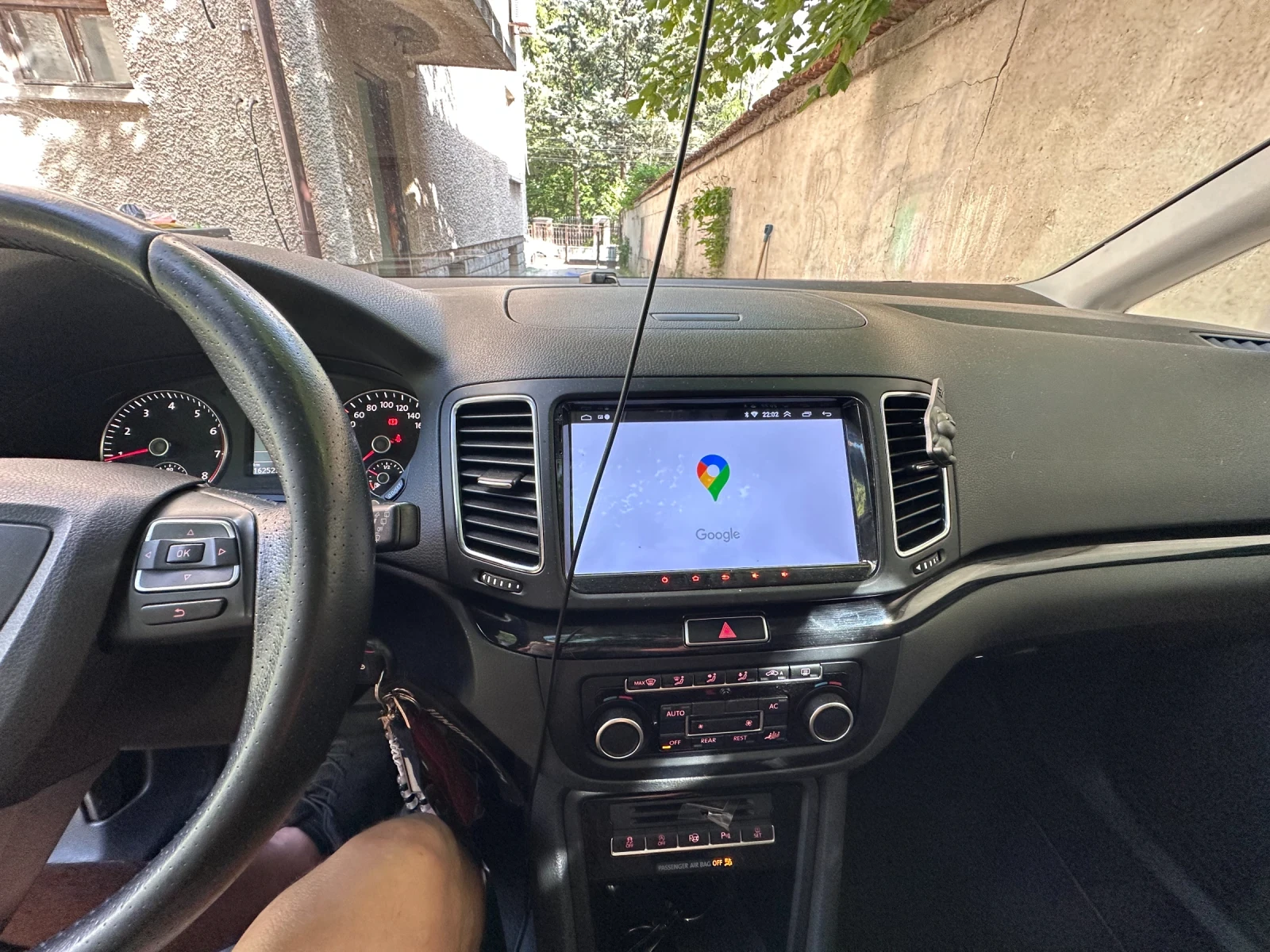 Seat Alhambra, снимка 9 - Автомобили и джипове - 55599341