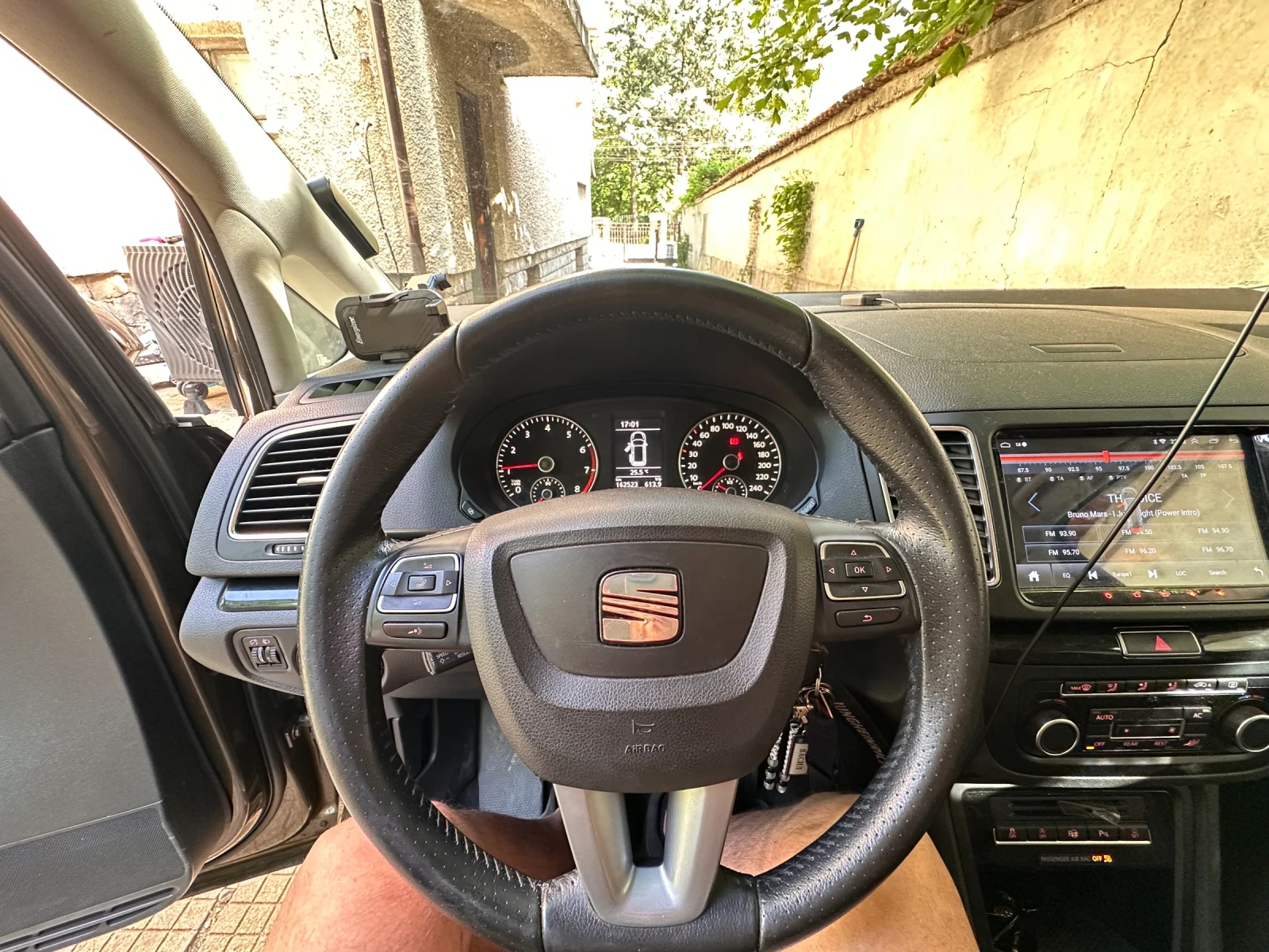 Seat Alhambra, снимка 11 - Автомобили и джипове - 55599341