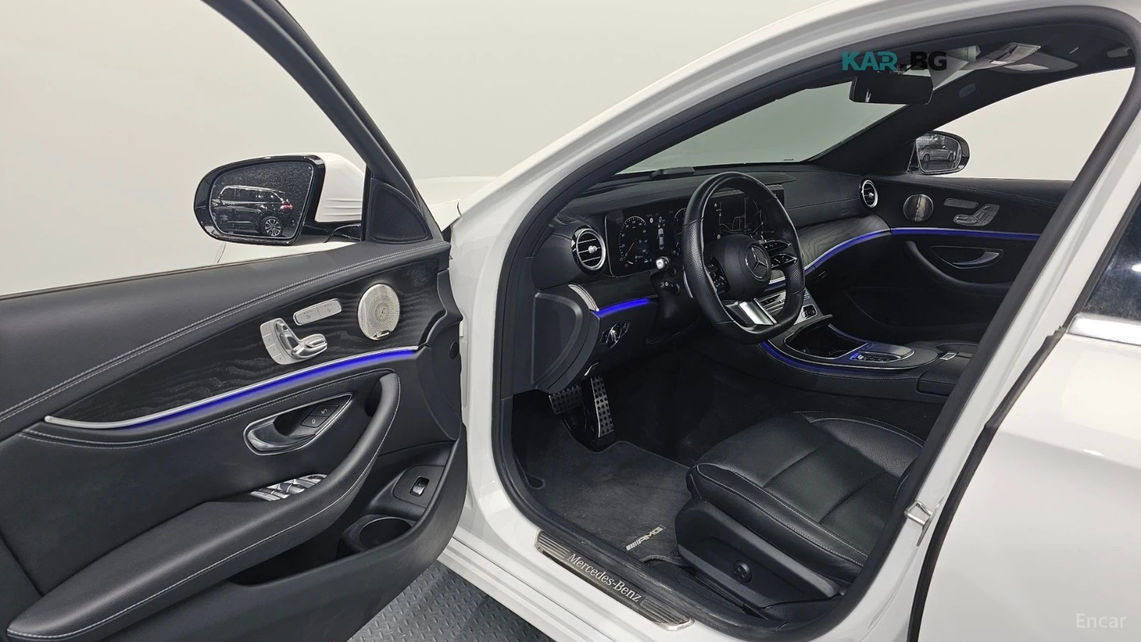Mercedes-Benz E 220 4MATIC/AMG-LINE/DRIVE-ASSISTS/SUNROOF, снимка 5 - Автомобили и джипове - 55741813