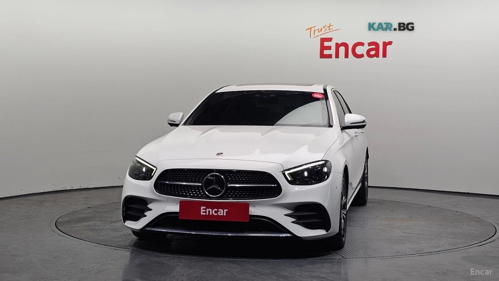 Mercedes-Benz E 220 4MATIC/AMG-LINE/DRIVE-ASSISTS/SUNROOF, снимка 2 - Автомобили и джипове - 55741813