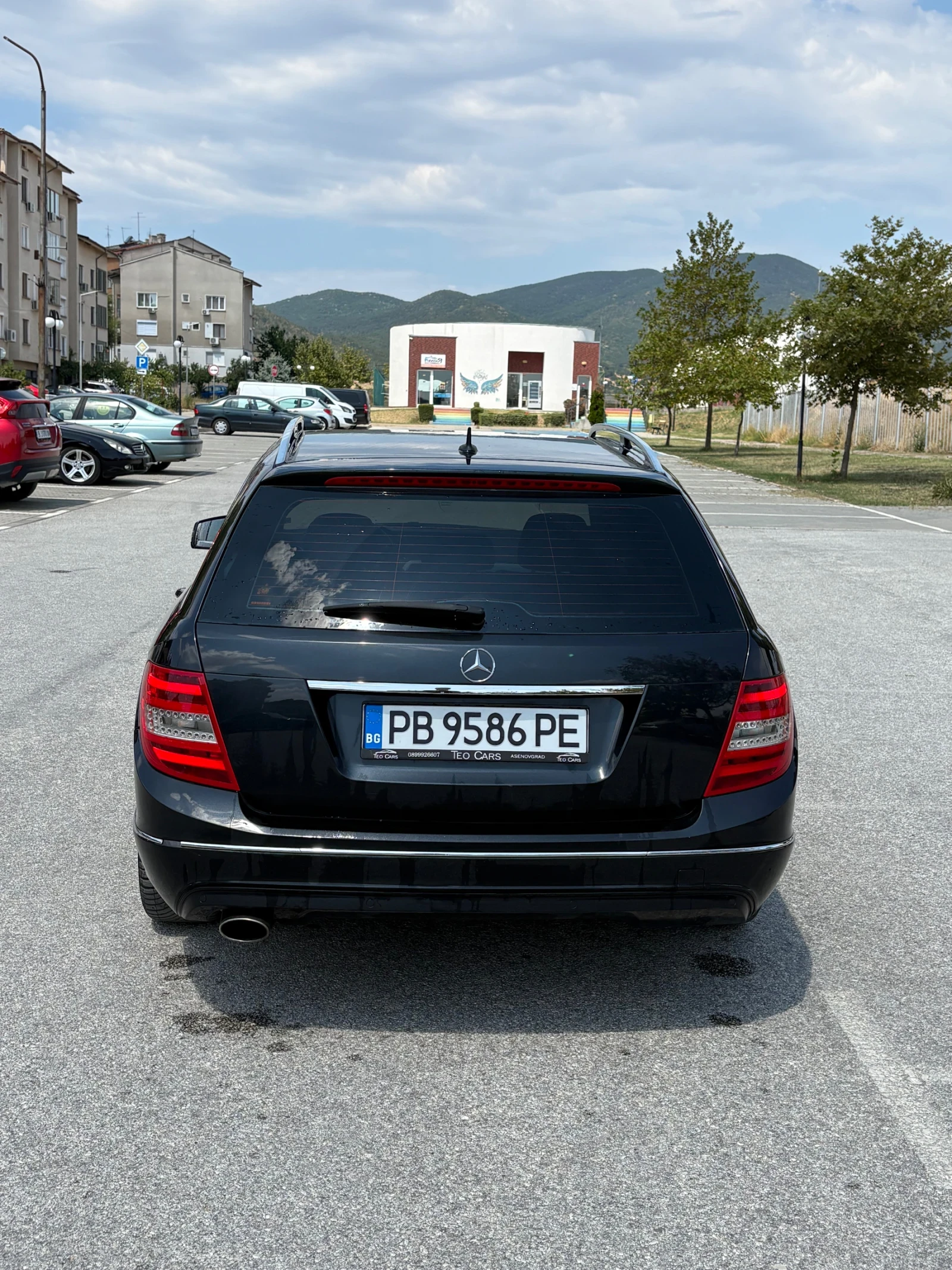 Mercedes-Benz C 220, снимка 3 - Автомобили и джипове - 55776981