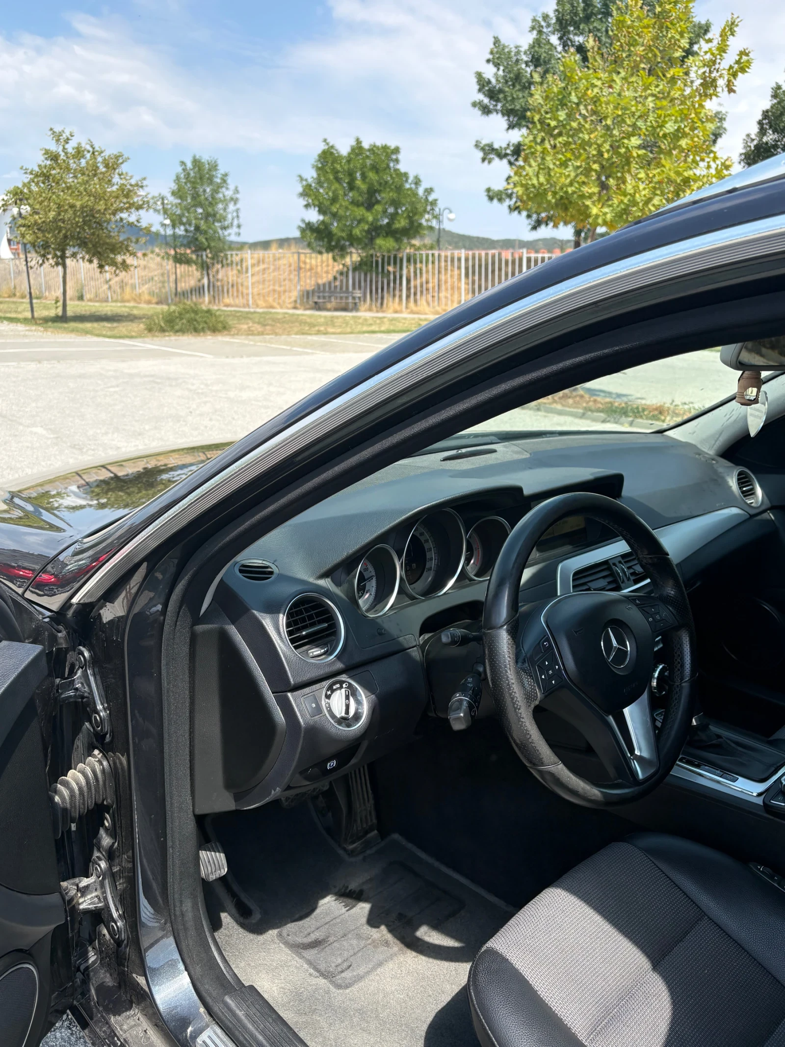 Mercedes-Benz C 220, снимка 8 - Автомобили и джипове - 55776981