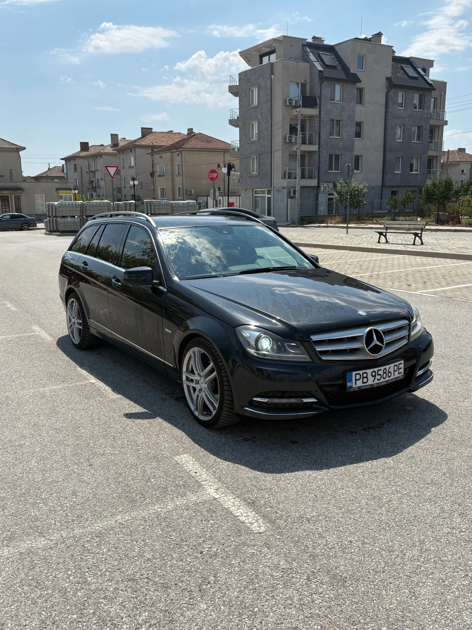 Mercedes-Benz C 220, снимка 2 - Автомобили и джипове - 55776981