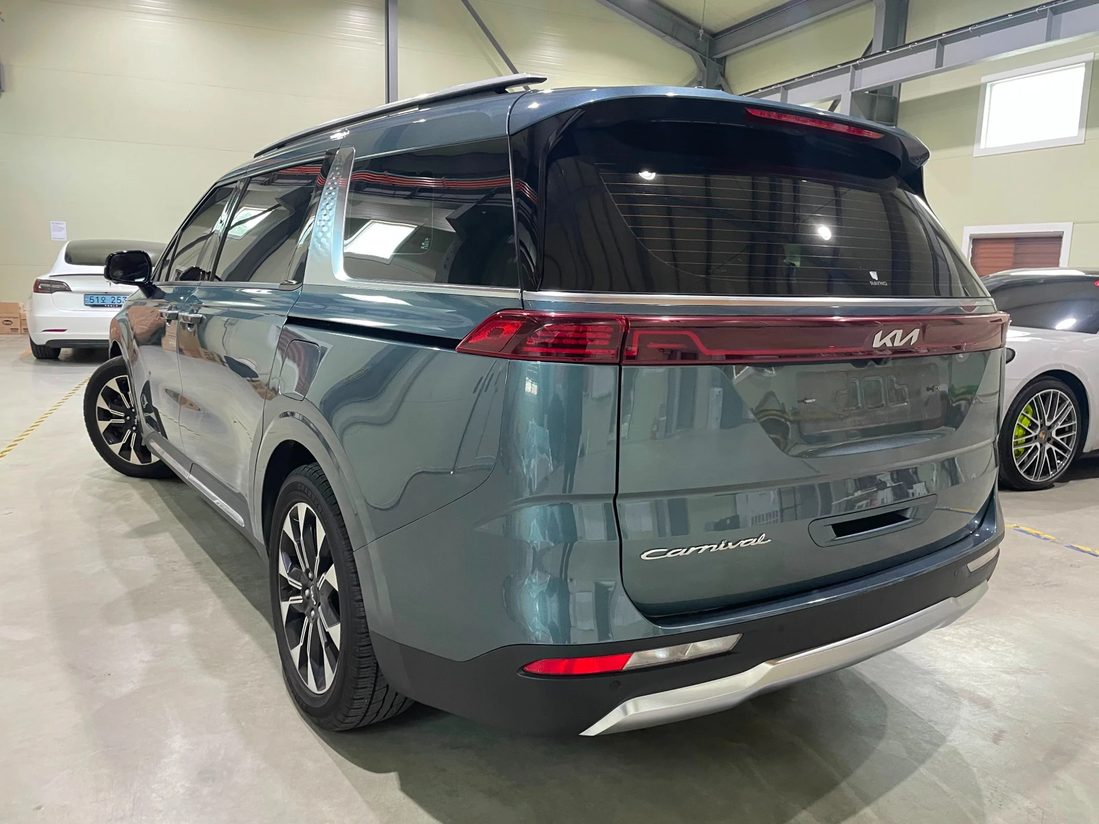 Kia Carnival 2.2D ! 8+ 1 ! Signature !, снимка 6 - Автомобили и джипове - 55921769