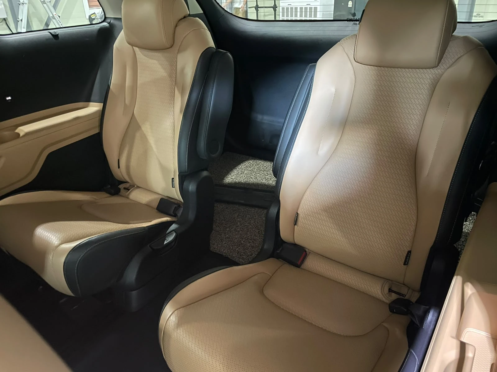 Kia Carnival 2.2D ! 8+ 1 ! Signature !, снимка 13 - Автомобили и джипове - 55921769