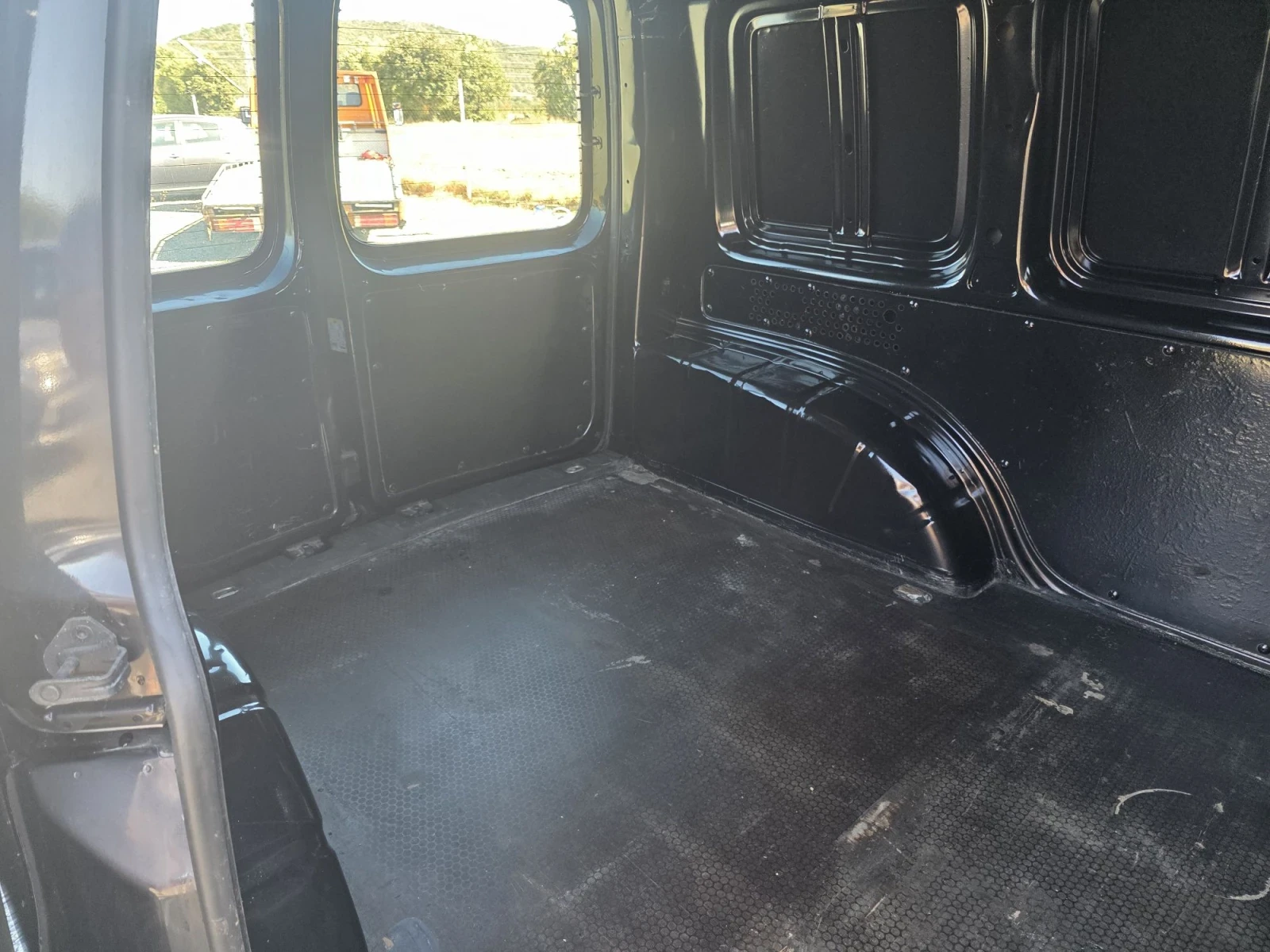 VW Caddy 2.0 дизел , снимка 14 - Автомобили и джипове - 56008233