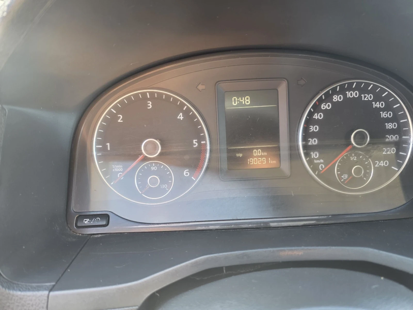 VW Caddy 2.0 дизел , снимка 10 - Автомобили и джипове - 56008233