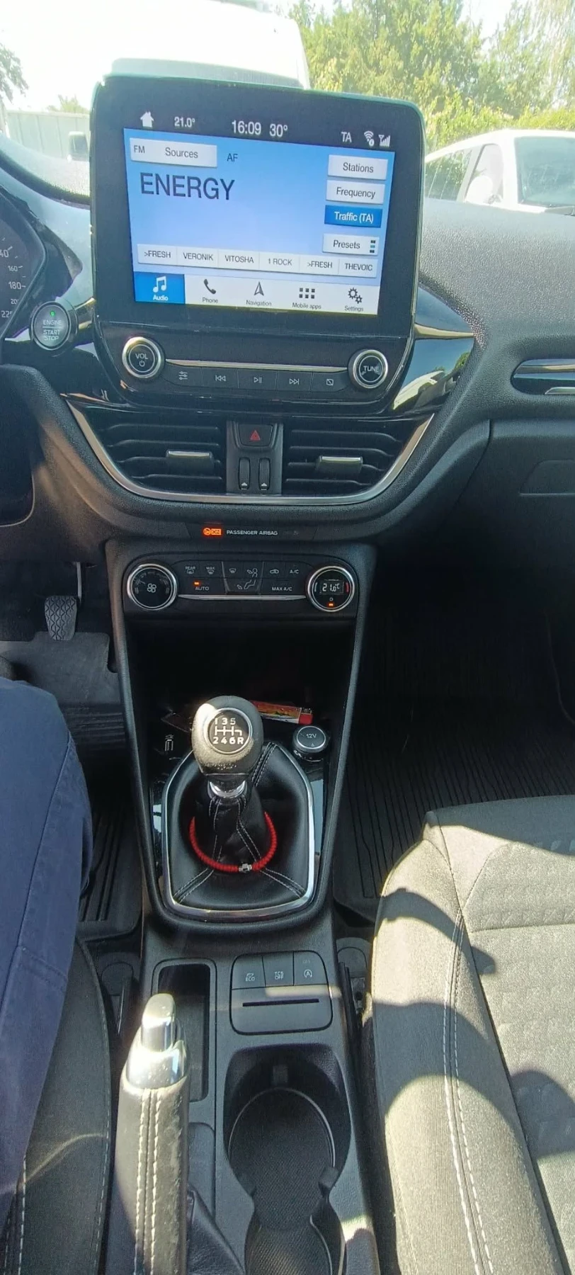 Ford Fiesta 1.0 EcoBoost, снимка 8 - Автомобили и джипове - 56180302
