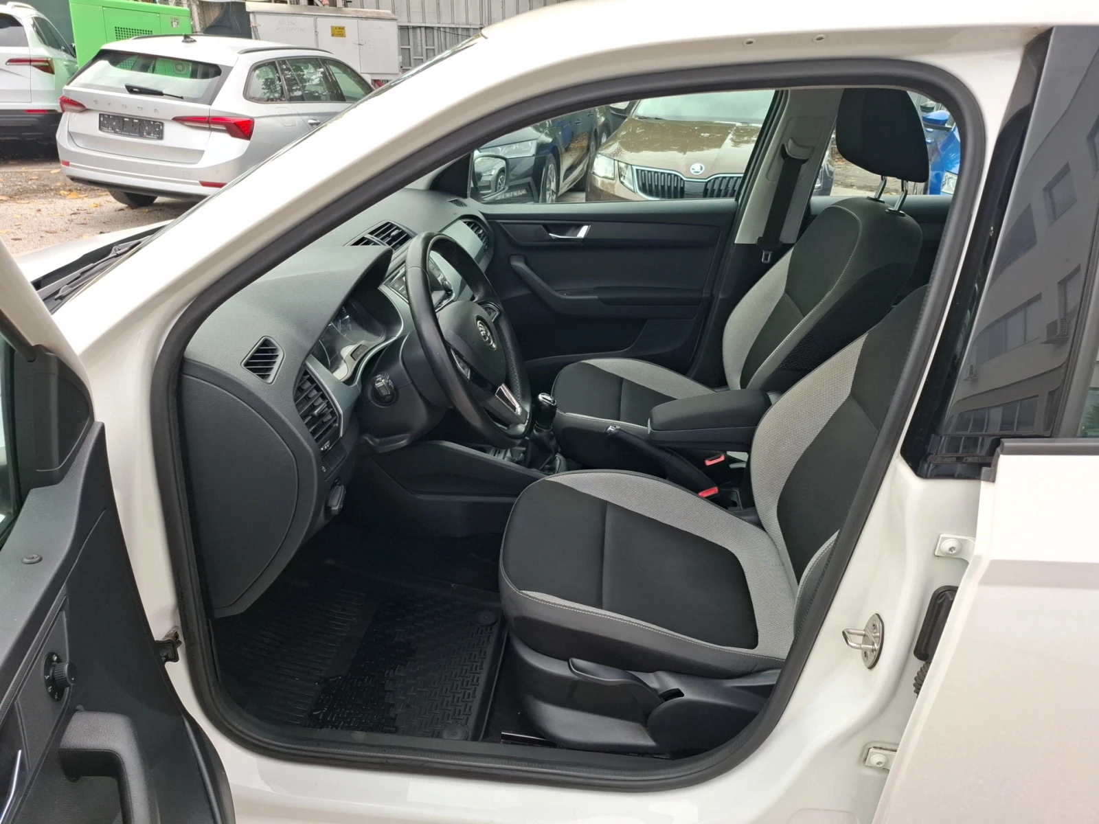 Skoda Fabia 1.0 MPI / N1 | Mobile.bg � ����������� 8