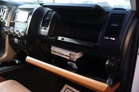 Toyota Sequoia 5.7 V8 Platinum, снимка 16
