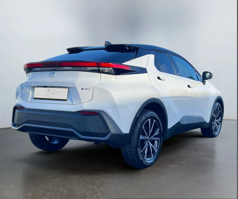 Toyota C-HR 2.0 Hybrid, снимка 4 - Автомобили и джипове - 49588595