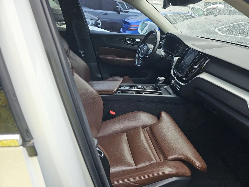Volvo Xc90 T6* MOMENTUM* ДИГИТАЛНО* ТАБЛО* КАМЕРА* МАСАЖ* ДИС, снимка 12 - Автомобили и джипове - 52641692