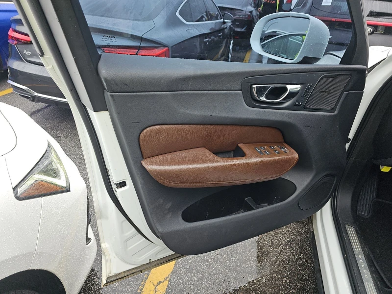 Volvo Xc90 T6* MOMENTUM* ДИГИТАЛНО* ТАБЛО* КАМЕРА* МАСАЖ* ДИС, снимка 7 - Автомобили и джипове - 52641692