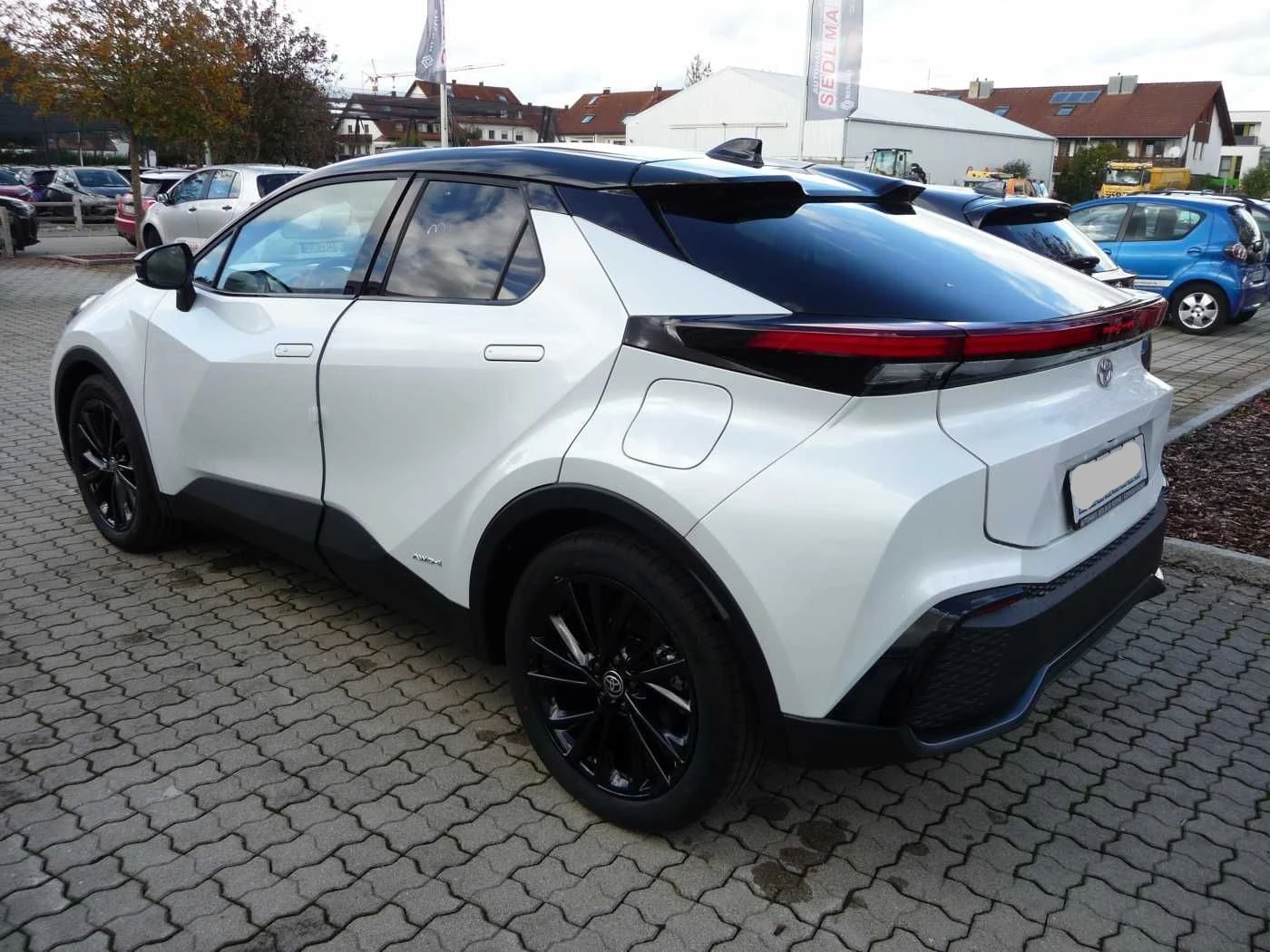 Toyota C-HR 2.0 Hybrid 4x4 GR SPORT - изображение 4