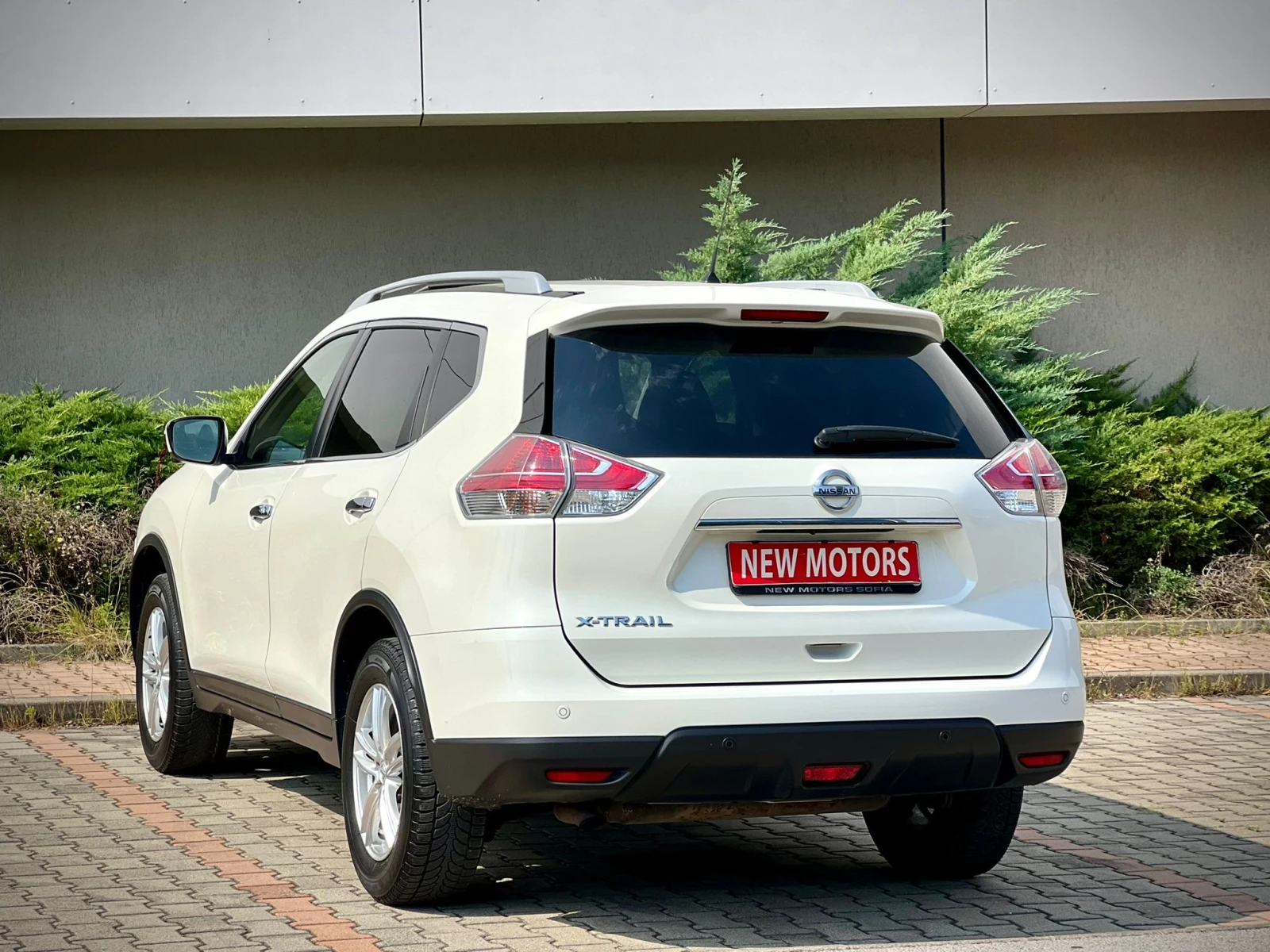 Nissan X-trail 1.6Бензин Лизинг през Уникредит по 365 лева - изображение 6