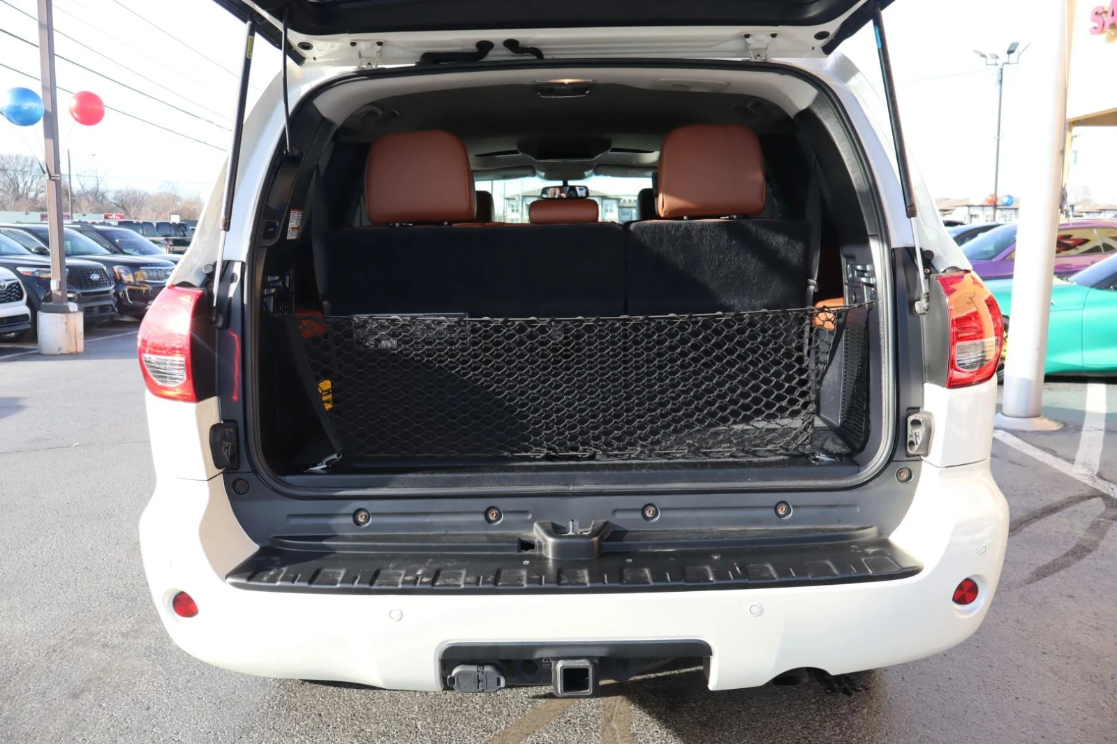 Toyota Sequoia 5.7 V8 Platinum, снимка 13 - Автомобили и джипове - 53939030