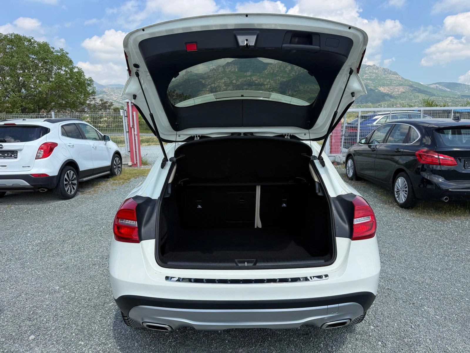 Mercedes-Benz GLA 220 (KATO НОВА)^(4-MATIC), снимка 13 - Автомобили и джипове - 54157145