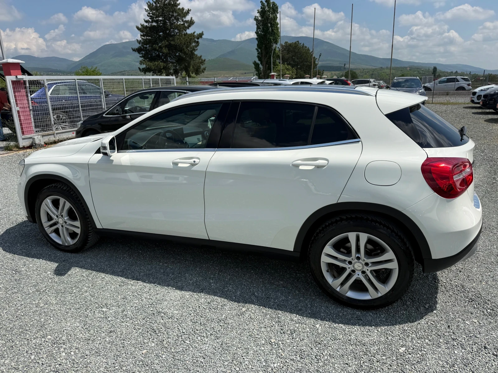 Mercedes-Benz GLA 220 (KATO НОВА)^(4-MATIC), снимка 8 - Автомобили и джипове - 54157145