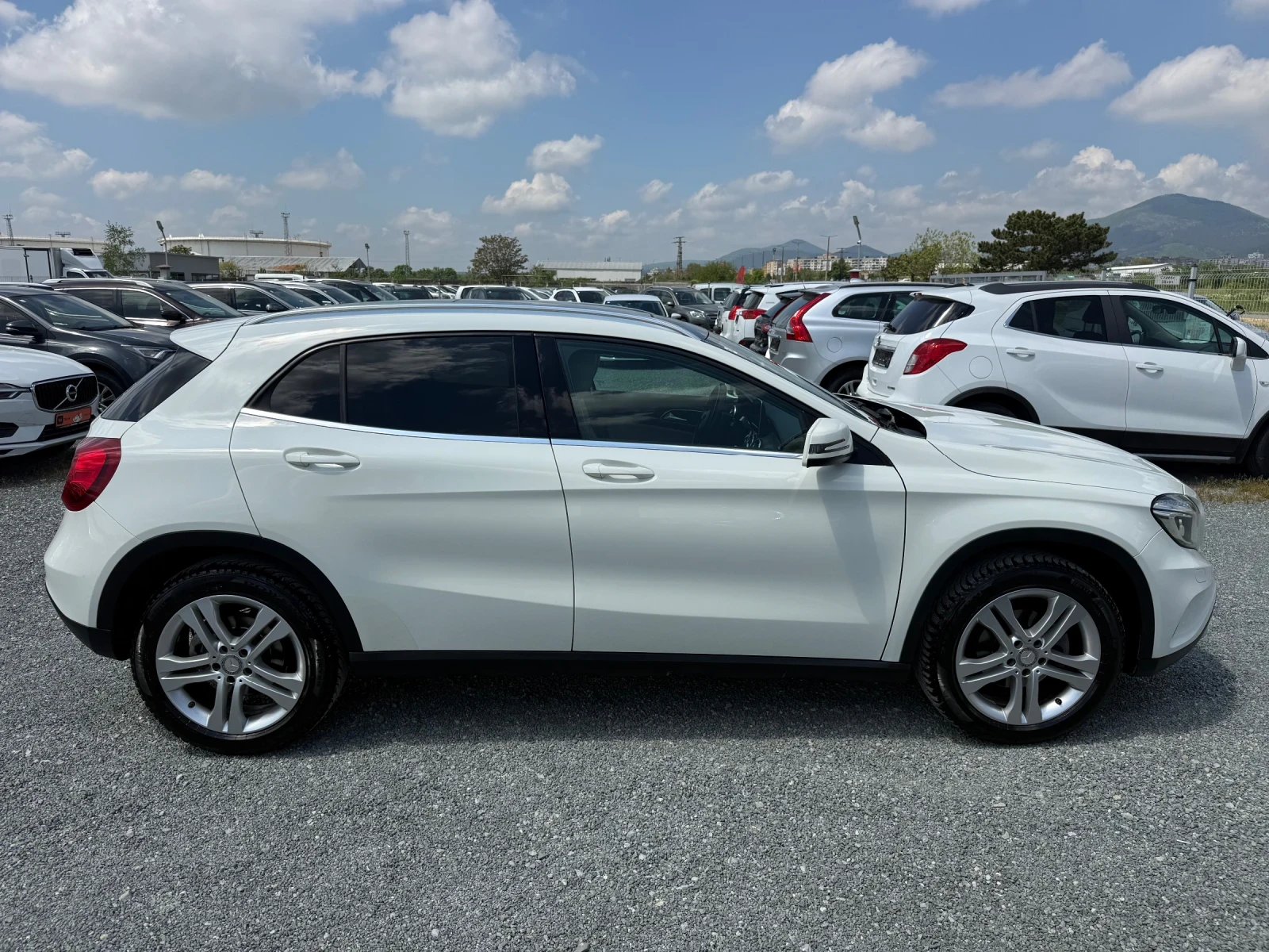 Mercedes-Benz GLA 220 (KATO НОВА)^(4-MATIC), снимка 4 - Автомобили и джипове - 54157145